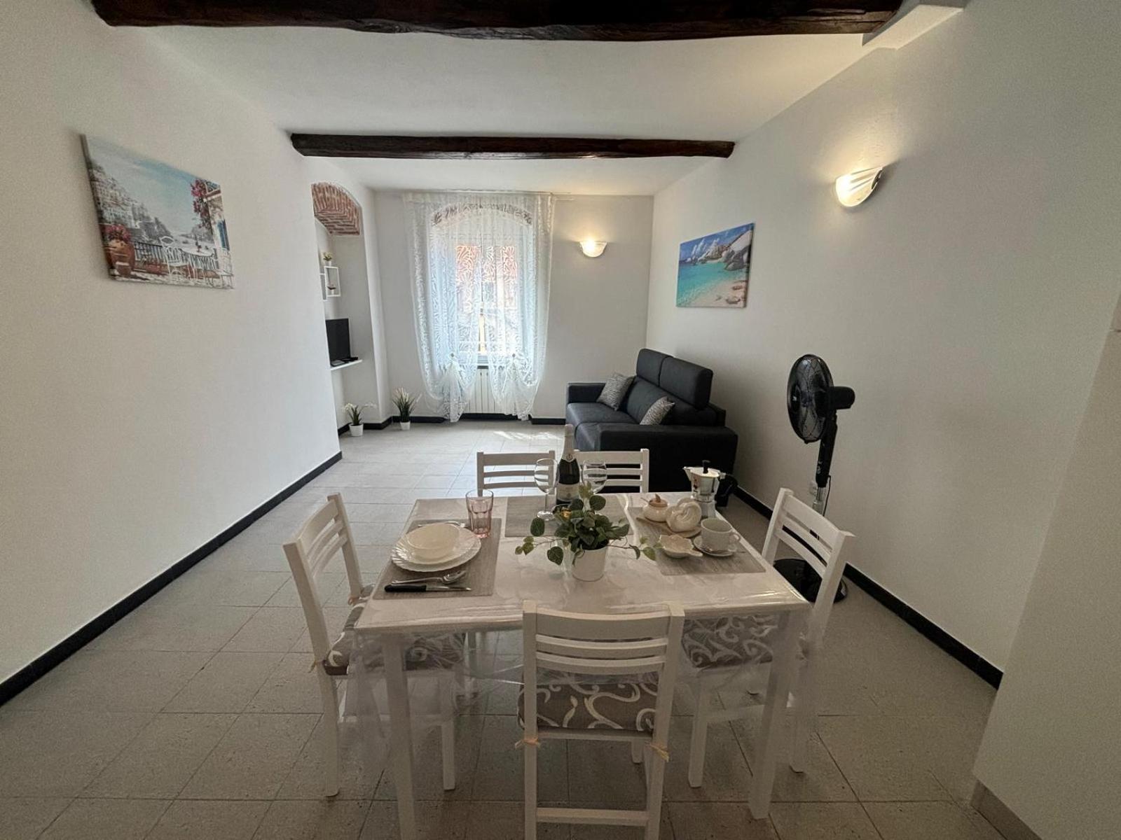 דירות ריומאג'ורה La Casa Di Adry מראה חיצוני תמונה